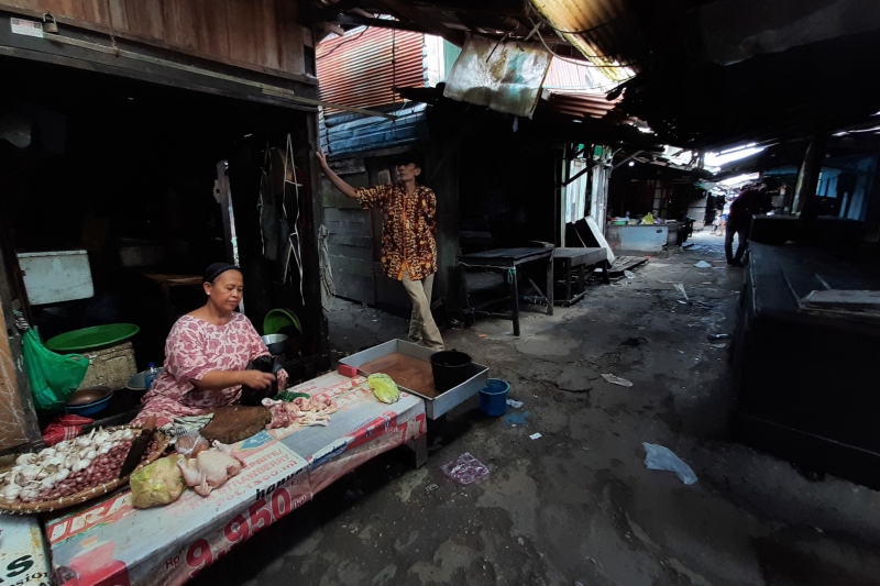 PASAR BATUAH: Lorong Pasar Batuah di Jalan Manggis, Banjarmasin Timur. Ini salah satu pasar rakyat yang selama ini belum bisa ditata pemko.