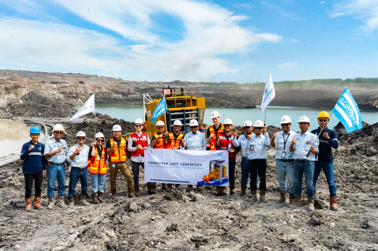HANDOVER CEREMONY:PT SWI menyerahkan unit dewatering pump tipe PAC SH128 kepada PT PPA di Kabupaten Tanah Bumbu, Kalsel.