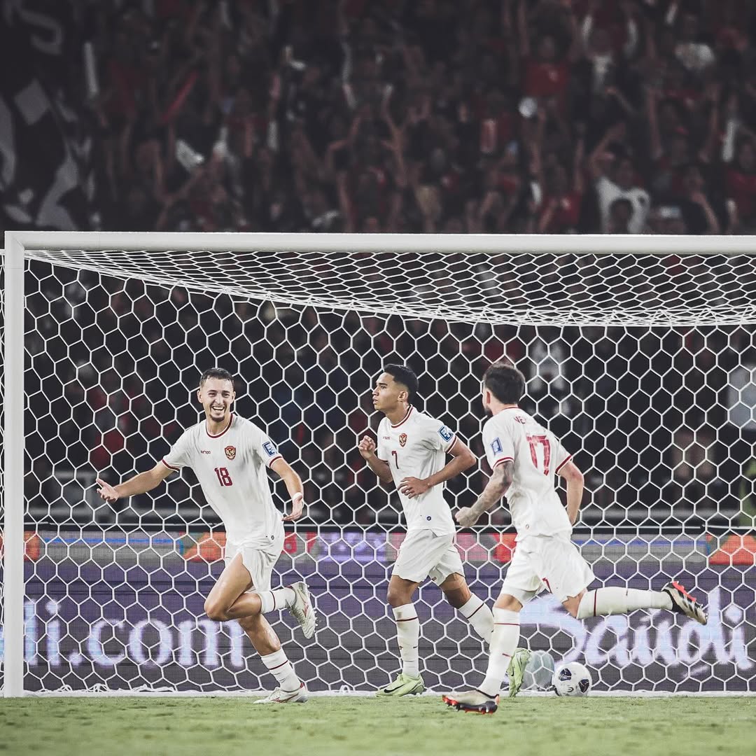 DIPANGGIL: Ivar Jenner (kiri) dan Marselino Ferdinan (tengah), dua pemain abroad yang dipanggil Shin Tae Yong untuk Piala AFF 2024. (Foto: Instagram/@marselinoferdinan10)