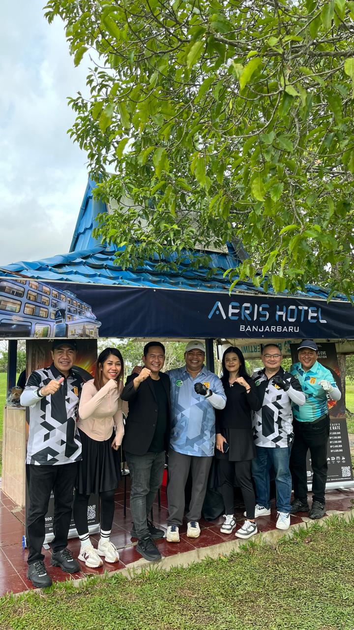 BARENG PANITIA:Manajemen Aeris Hotel Banjarbaru hadir di GMC+ Golf Tournament 2024 di Swargaloka Golf Club Banjarbaru, 30 November hingga 1 Desember 2024.(foto:aeris Hotel Banjarbaru)