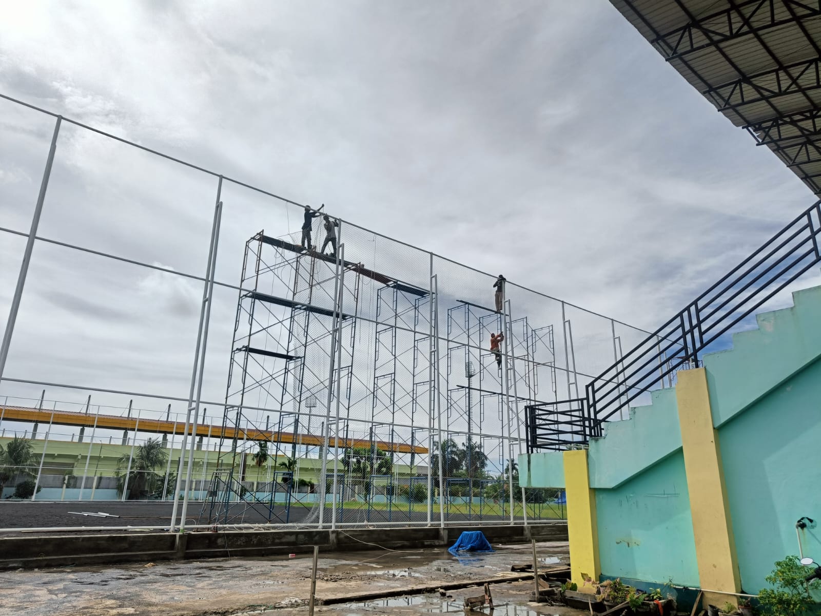 RAMPUNG: Lapangan mini soccer Mulawarman Banjarmasin yang sudah selesai dibangun.(M Idris Jian Sidik)