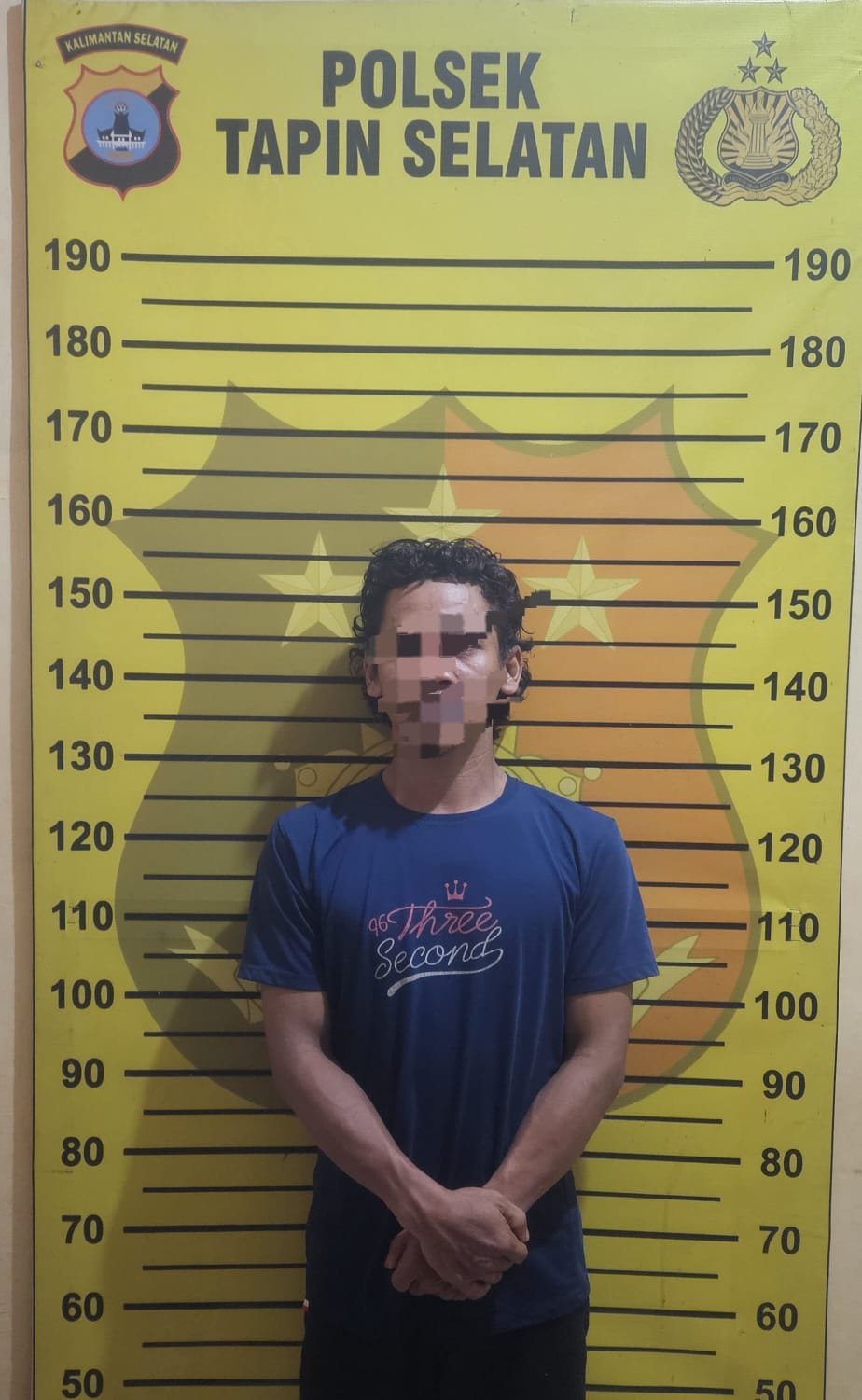 DIAMANKAN:Pelaku penganiayaan di Desa Tatakan, Kabupaten Tapin sudah diamankan tim gabungan dan berhasil ditahan di Polsek Tapin Selatan.(Foto:Humas Polres Tapin untuk Radar Banjarmasin)