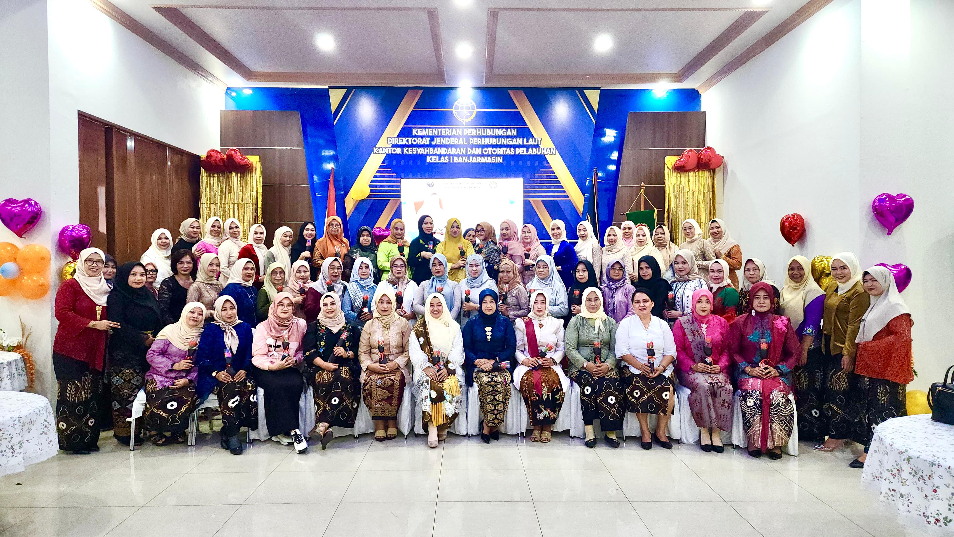 SEMINAR:Meriahkan hari ibu, seminar Peran Ibu dalam Pendidikan Anak Era Digital Menuju Indonesia Emas 2045 digelar.(foto-foto:Tia Lalita Novitri/Radar Banjarmasin)