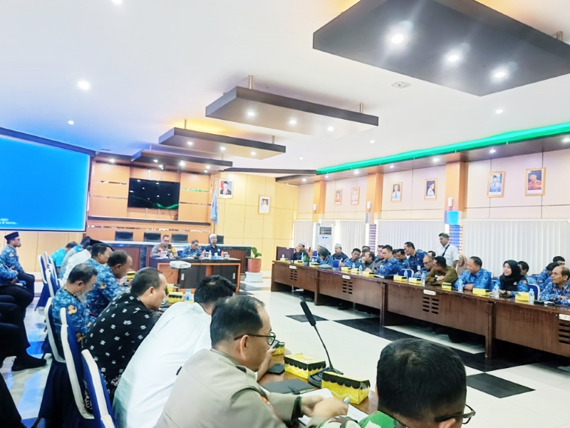 RELAWAN: Rapat besar para relawan bersama pemerintah daerah menjelang Haul ke-20 Guru Sekumpul, Selasa (16/12) sore.