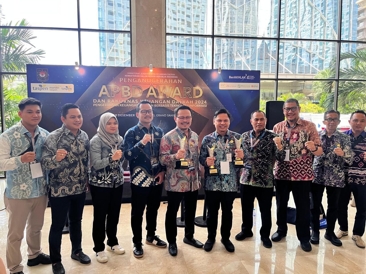 MEMBANGGAKAN:Pemprov Kalsel meraih tiga penghargaan dari Kemendagri di Jakarta, Rabu (18/12/2024).