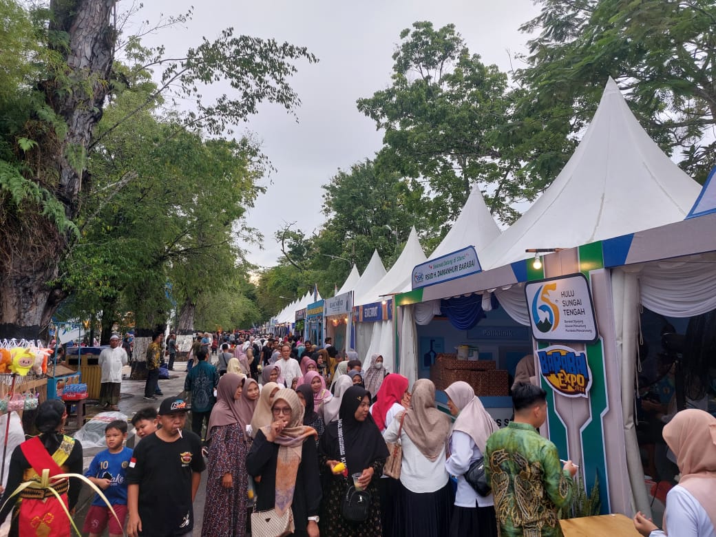 RAMAI:Hari pertama Barabai Expo 2024 dipadati pengunjung.