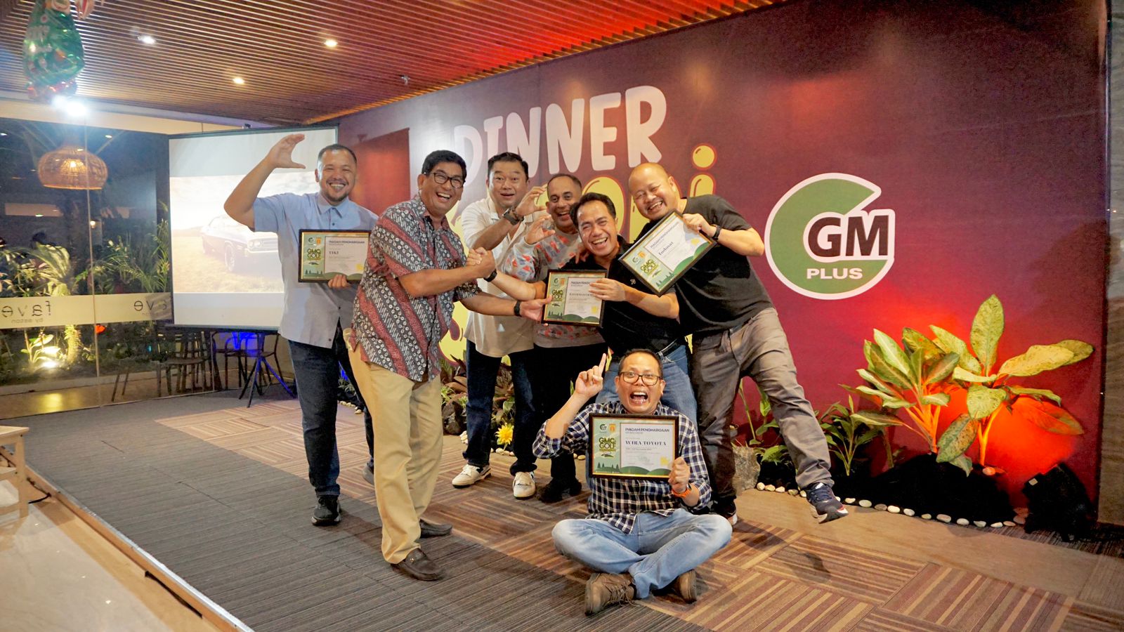 APRESIASI &ndash; Pemberian apresiasi kepada para sponsorship GMC+ Golf Tournament berupa piagam penghargaan.
