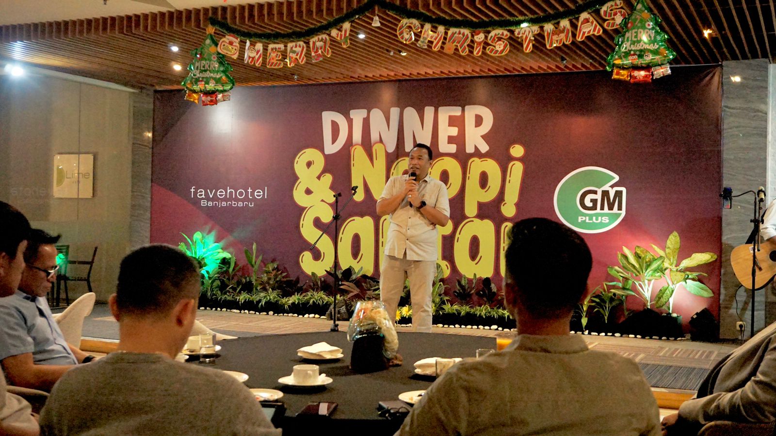WELCOME SPEAK &ndash; GM Favehotel Banjarbaru, Robby Purba memberikan sambutan selamat datang