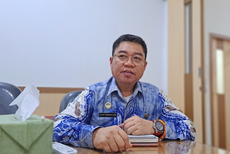 WAWANCARA: Kepala DLH Banjarmasin, Alive Yoesfah Love saat memberikan keterangan.