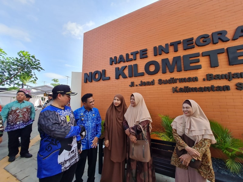SIAP PAKAI: Halte Integrasi antar moda transportasi di Siring 0 Kilometer, Jalan Sudirman, diresmikan wali kota, kemarin.