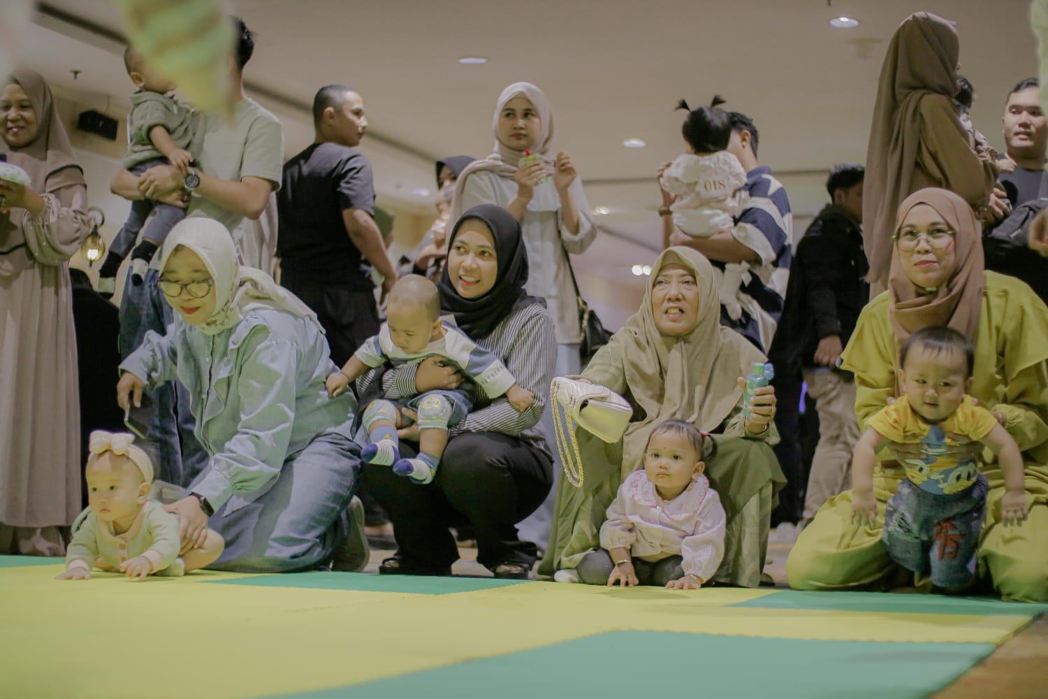 SERU:Lomba bayi merangkak jadi salah satu kegiatan seru yang digelar Grand Qin Hotel Banjarbaru, Sabtu (21/12/2024).