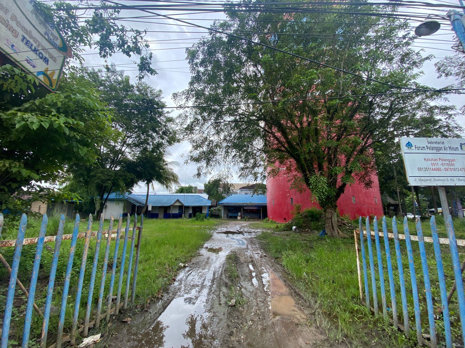 BEROPERASI KEMBALI: PAM Bandarmasih kembali membuka kantor bantu pelayanan Tower, Jalan Setoyo S, Kelurahan Teluk Dalam, Banjarmasin.(Foto:Riyad/Radar Banjarmasin)