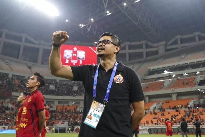 MENGKRITIK: Manajer Persija yang juga pemain legendaris Macan Kemayoran, Bambang Pamungkas mengkritik Komdis PSSI.