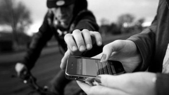 Ilustrasi perampasan handphone