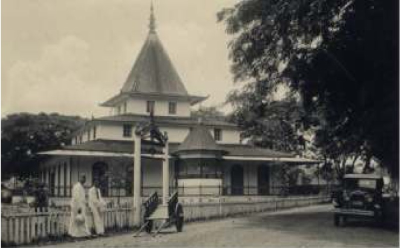 ERA DULU: Masjid di Martapura sebagai ibu kota Kesultanan Banjar tahun 1930. (Sumber: KITLV)