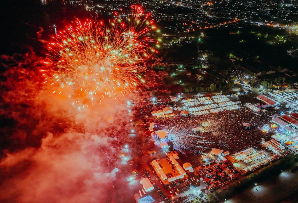 SPEKTAKULER:Malam pergantian tahun 2024 di Batfest 2024 dimeriahkan pesta kembang api.