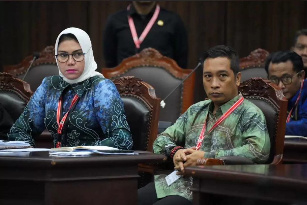 BERSENGKETA: Sebagai pihak termohon, KPU Kalsel siap memberikan keterangan di sidang PHP Pilkada di MK yang akan dimulai pada 8 Januari. (Foto: Dokumen Sidang Gugatan Pemilu Lalu)