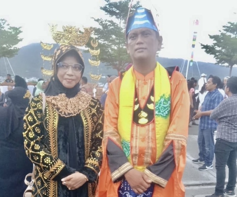 BAJAU SAMAH: Ketua DPP POSBI Erni Bajau bersama dengan Ketua DPD POSBI Kalsel Sukma Jaya.