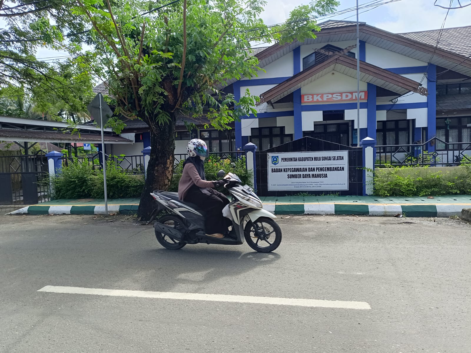 UMUMKAN: BKPSDM Kabupaten HSS mengumumkan kelulusan akhir CPNS Pemkab HSS. (Foto Salahudin/Radar Banjarmasin)