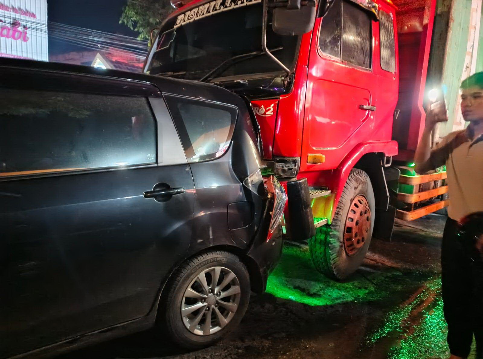 Tabrakan beruntun di Jalan S Parman, Banjarmasin Tengah, pada Sabtu (11/1/2025) malam sekitar pukul 20.15 Wita.