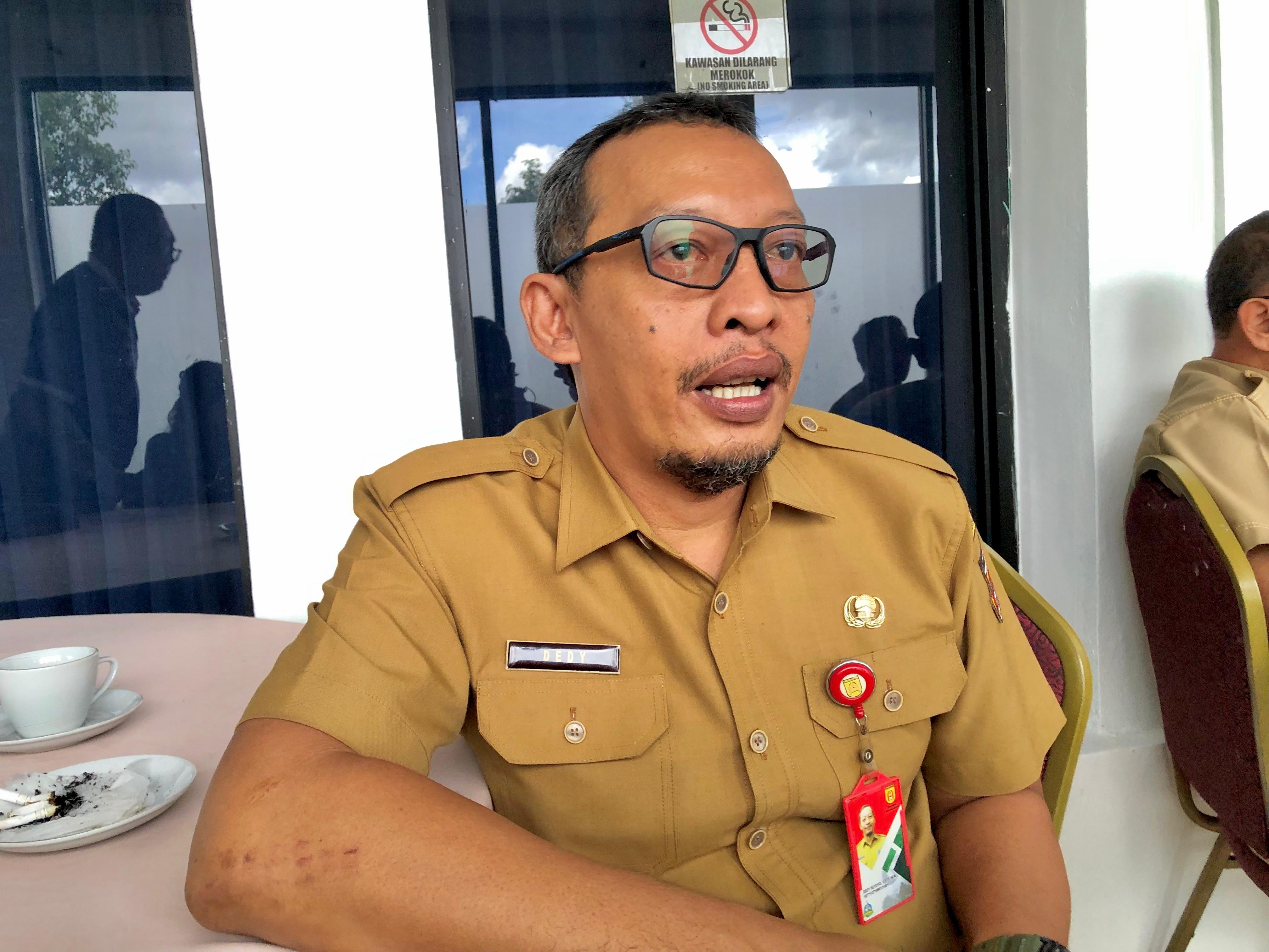 Kepala Dinas Pendidikan Kota Banjarbaru Dedy Sutoyo saat memberikan keterangan&nbsp; soal UN.