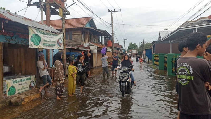MELINTAS: Kondisi salah satu titik jalan di Tunggul Irang, Kecamatan Martapura, Kabupaten Banjar