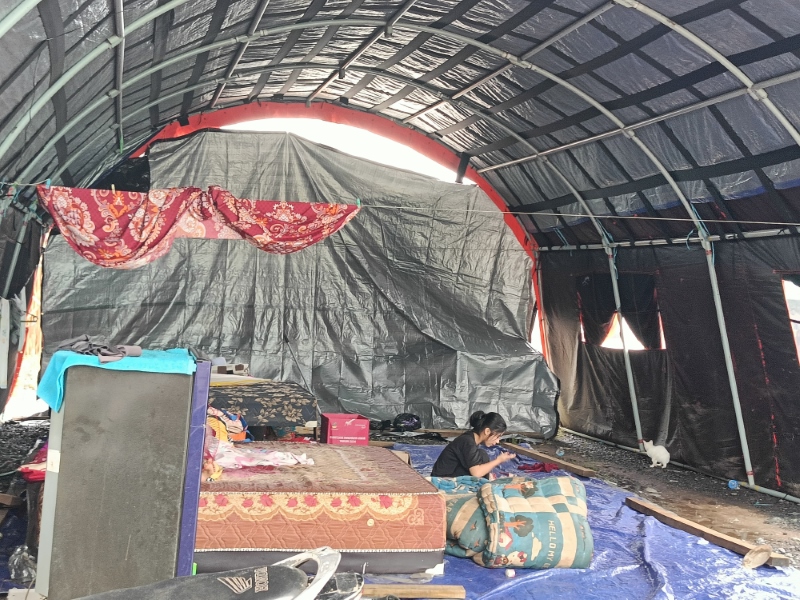 PENGUNGSIAN: Tenda pengungsian warga terdampak banjir di Pengayuan, Kelurahan Landasan Ulin Selatan, Liang Anggang.