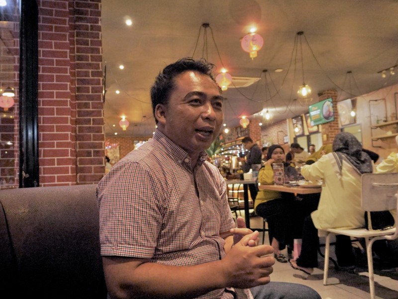 INSPIRASI: Muhammad Said, akrab disapa Tarwan, owner Hits Chicken ketika berbincang dengan Radar Banjarmasin.