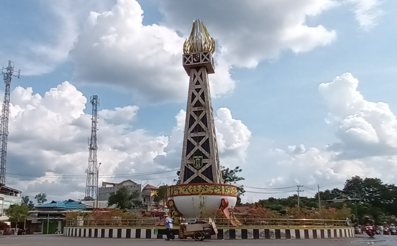 LANDMARK: Tugu Tanjung Puri menjadi ikon Kabupaten Tabalong.