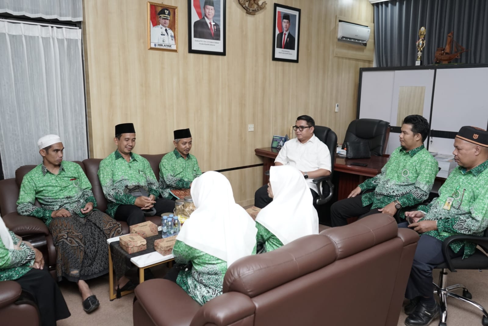 PERTEMUAN:Ketua DPRD HSS, Akhmad Fahmi saat menerima kunjungan silaturahmi PGM Kabupaten HSS.(Foto:Setwan DPRD HSS untuk Radar Banjarmasin)