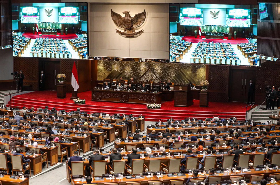 RAPAT PARIPURNA: Suasana rapat paripurna DPR ke-10 masa persidangan 2024-2025 di Kompleks Parlemen, Senayan, Jakarta, Selasa (21/1).