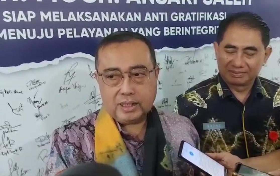 PASTIKAN JALAN: Wakil Ketua Komisi IX DPR RI, M Yahya Zaini memastikan program cek kesehatan gratis tetap dilaksanakan di tengah pemangkasan anggaran. (Foto: Muhammad Oscar Fraby/Radar Banjarmasin)