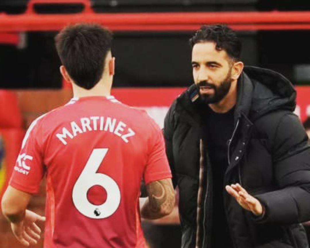 Pelatih MU, Ruben Amorim ditimpa nasib buruk usai sejumlah pemain belakangnya diterpa cedera. Namun ia tak kehabisan opsi, MU baru saja kedatangan dua amunisi mudanya.(Instagram/ruben.amorim.official)