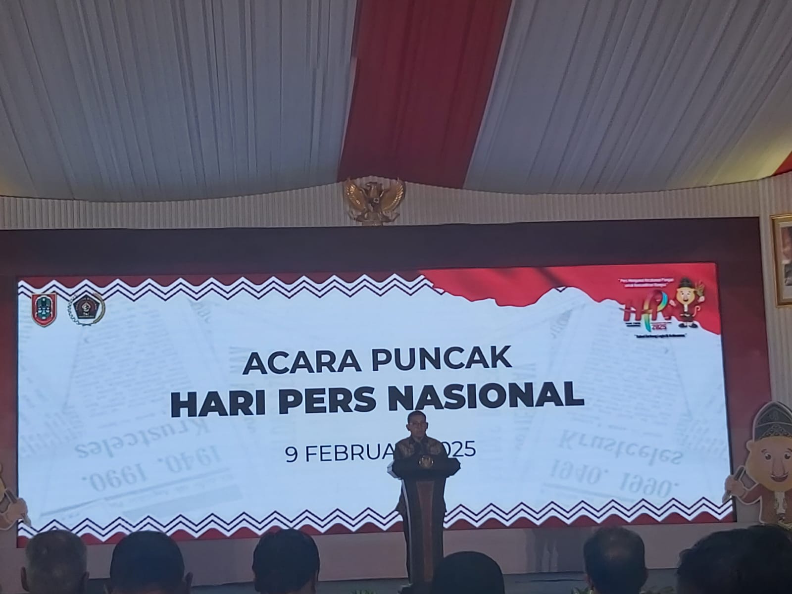 MEWAKILI PRESIDEN: Fadli Zon saat memberikan sambutan di puncak HPN 2025 di Banjarbaru.