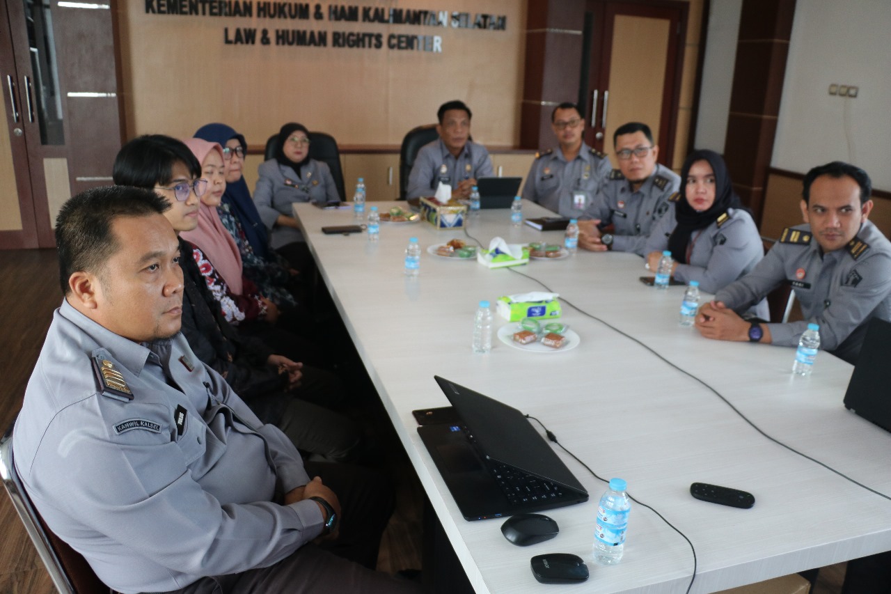 DARING:Jajaran Kemenkumham Kalsel mengikuti Kick Off Pelatihan Paralegal Serentak Khusus Kelompok Kadarkum yang diselenggarakan oleh Badan Pembinaan Hukum Nasional (BPHN), Selasa (18/2/2025).