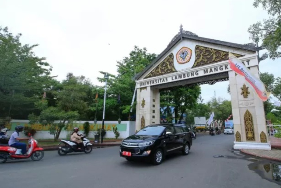 REKTORAT: Universitas Lambung Mangkurat (ULM) berusaha maksimal memulihkan akreditasi yang turun dari unggul ke baik gegara temuan pelanggaran dalam proses pengajuan guru besar. (Muhammad Oscar Fraby)