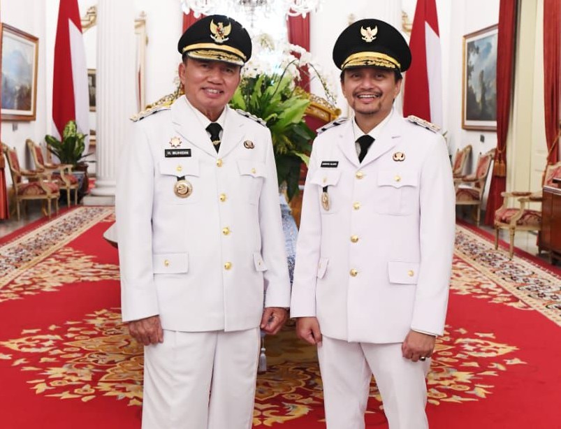 SEMRINGAH: Gubernur dan Wakil Gubernur Kalsel, Muhidin-Hasnuryadi Sulaiman usai dilantik oleh Presiden Prabowo di Istana Negara. (Foto: Adpim Pemprov Kalsel).