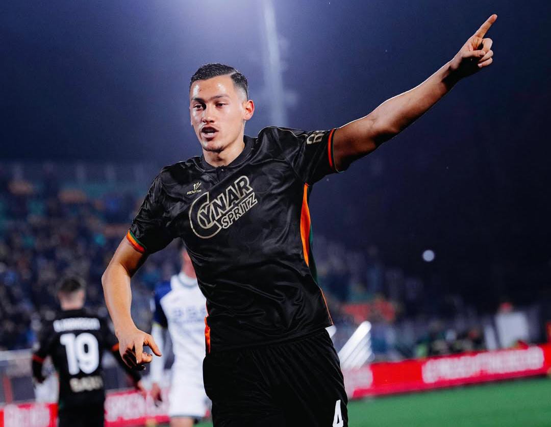 DESAK: Venezia masih terpuruk di zona degredasi Liga Italia. Situasi inipun sudah disadari Eusibio Di Francesco yang turut mendesak tim.(Instagram/jayidzes)
