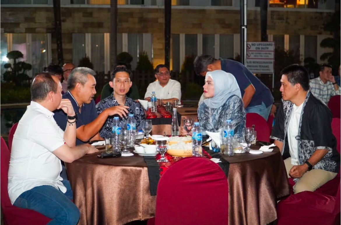 DISKUSI:Wakil Wali Kota Banjarmasin Hj Ananda saat berdiskusi dengan BPD-8.(Foto:Prokom Banjarmasin)
