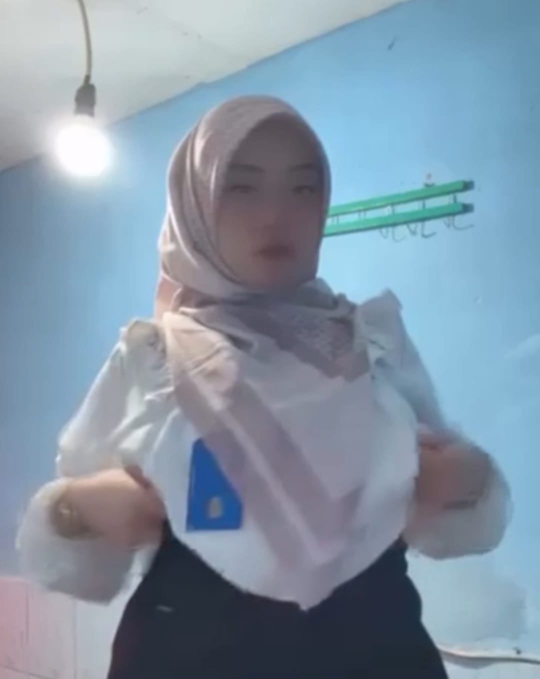 Tangkapan layar di akun TikTok @Salsabila.Guru.Viral