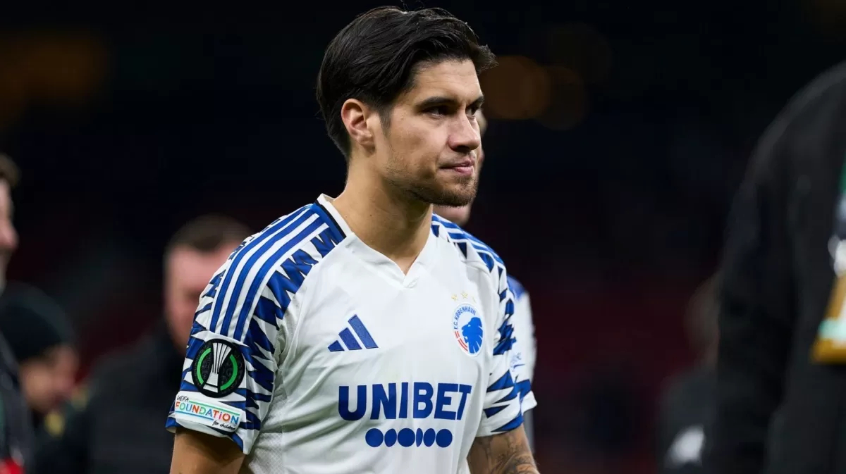 PRODUKTIF: Kevin Diks saat berseragam FC Copenhagen. Dia menduduki peringkat 3 dari semua pemain belakang di dunia! Diks membuat 10 gol plus 4 umpan gol. (FC Copenhagen)