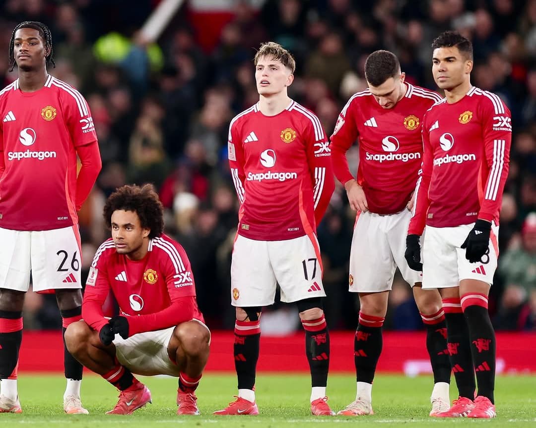 GAGAL:Ekspresi kekecewaan para pemain Manchester United setelah gagal mengeksekusi penalti melawan Fulham di babak 16 besar Piala FA, Senin (3/3/2025) dinihari, di Old Trafford.(instagram man united)