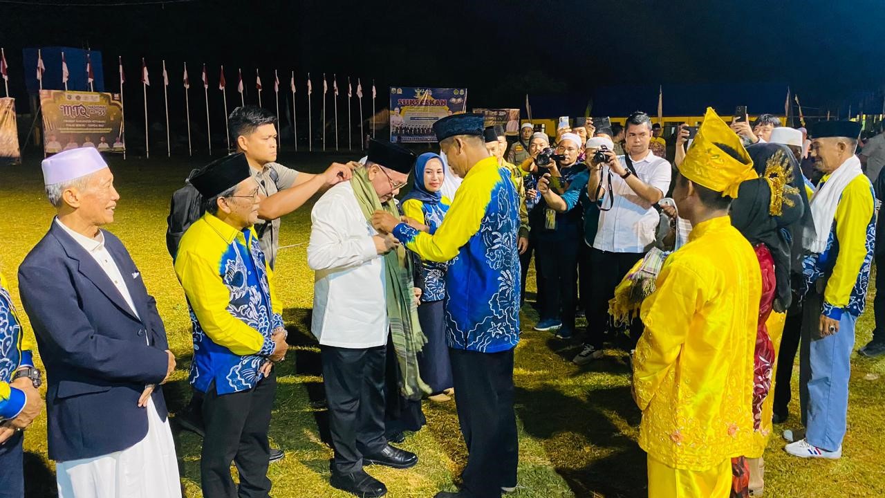 Penyambutan Bupati Kotabaru, H Sayed Jafar di MTQN ke-55 Pulau Sebuku.