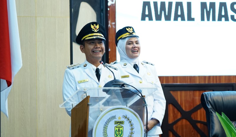 PIDATO PERDANA: Wali Kota Banjarmasin, Muhammad Yamin didampingi wakilnya Ananda menyampaikan pidato perdana dalam rapat paripurna DPRD, Senin (3/3).