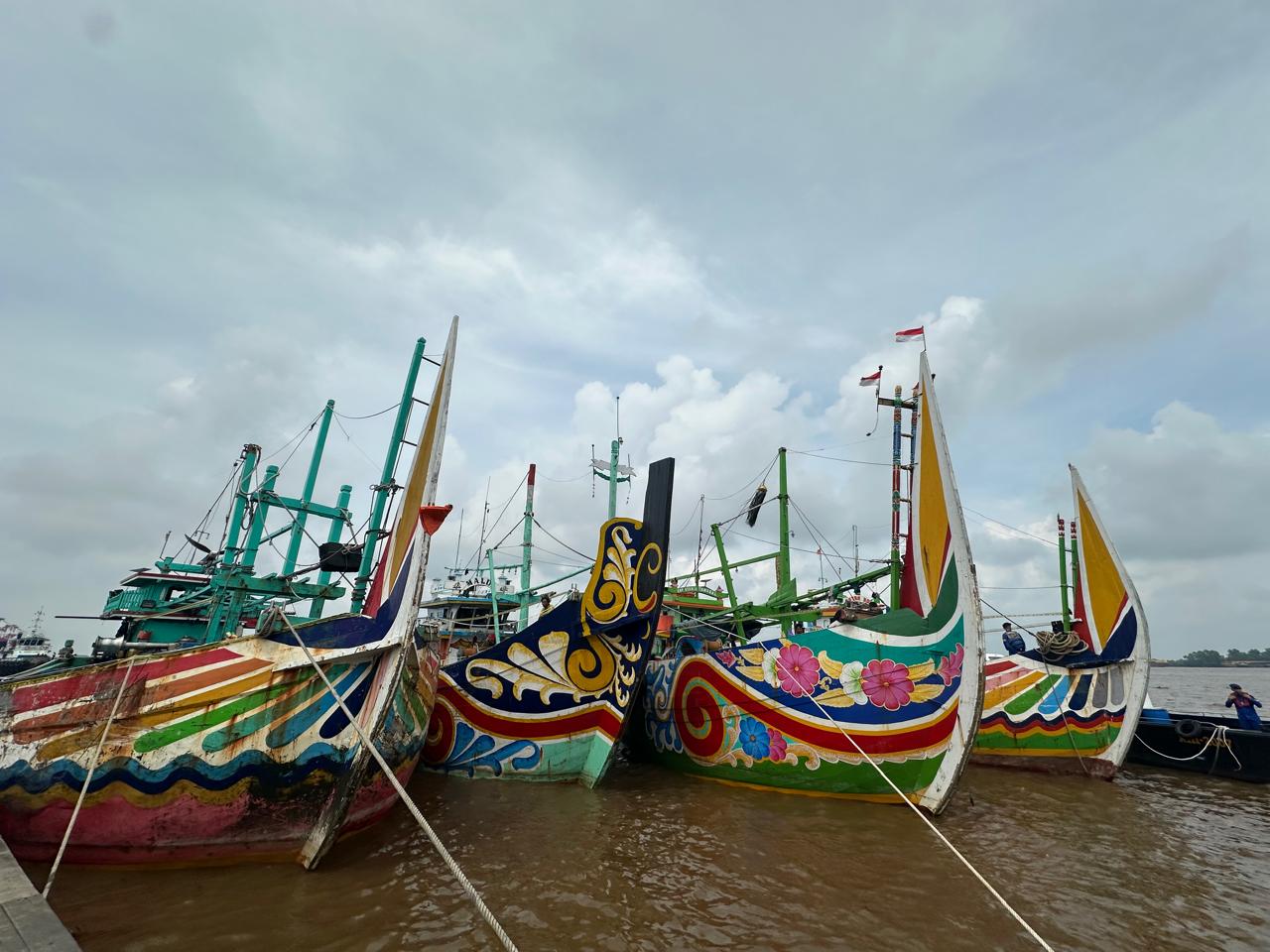KAPAL CANTRANG: Empat kapal cantrang asal Lamongan Jawa Timur ditangkap Polda Kalsel.