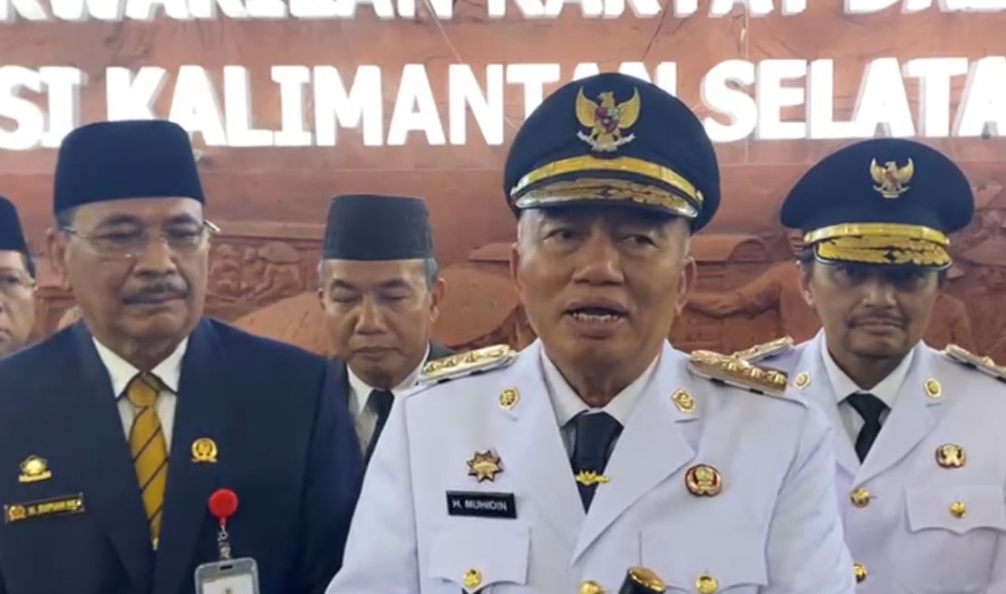 WAWANCARA: Gubernur Kalsel Muhidin sudah mendapat persetujuan dari Kemendagri dan BKN untuk merotasi pejabat Pemprov Kalsel. (Foto: Muhammad Oscar Fraby/Radar Banjarmasin)