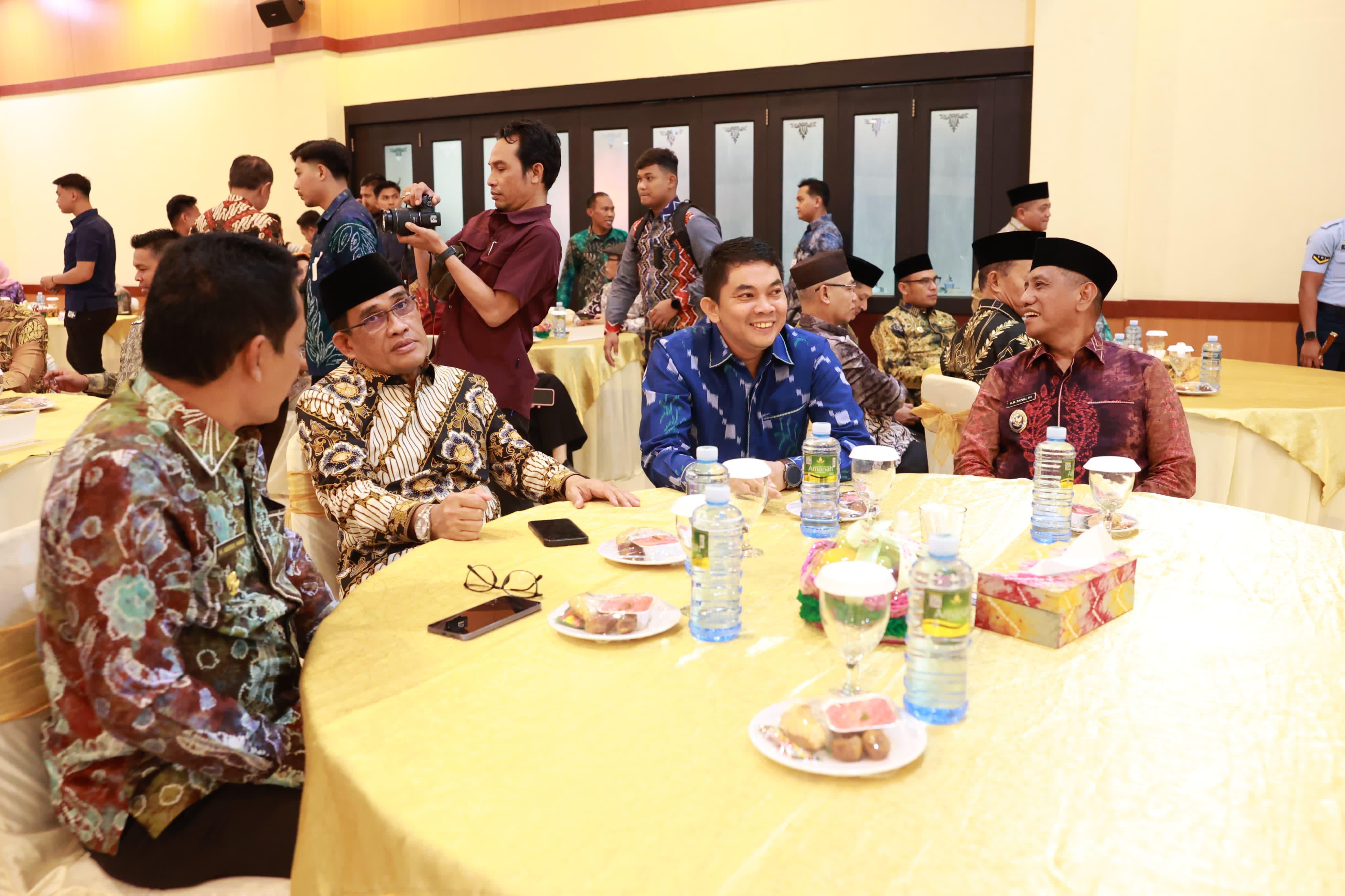 HADIR: Bupati Kabupaten Tanah Bumbu, Andi Rudi Latif menghadiri serah terima jabatan Kepala BPK Perwakilan Kalsel di Banjarbaru, Kamis (6/3/2025).