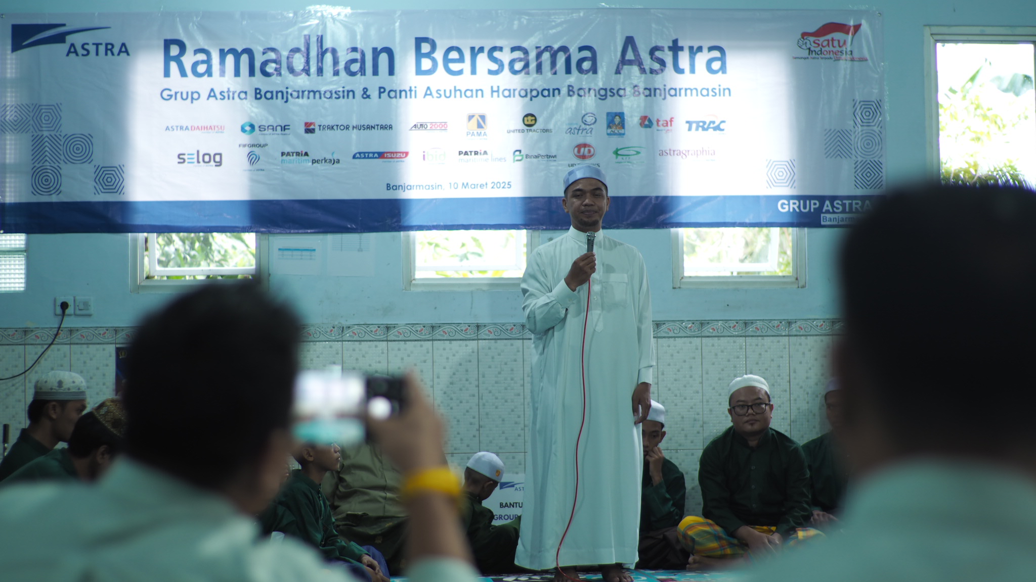 TAUSYIAH:Ustadz Samani saat menyampaikan tausyiah agama