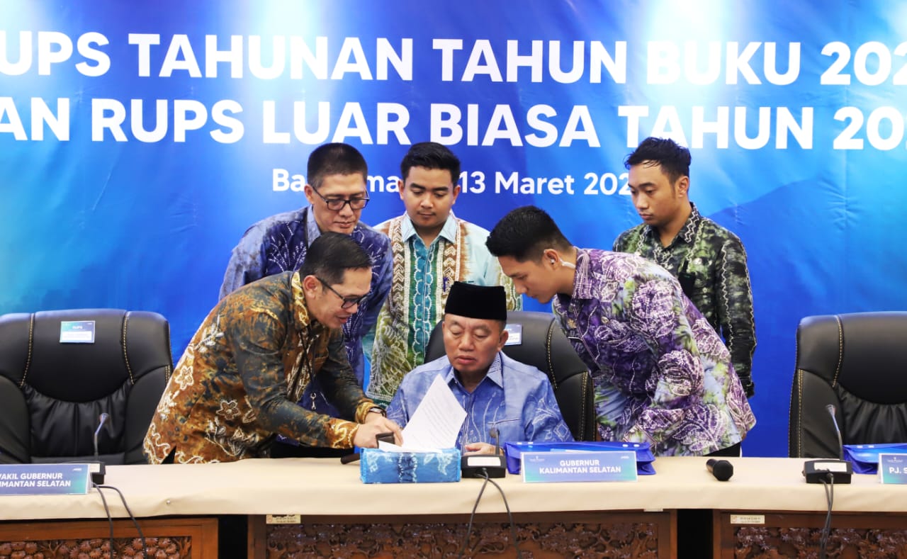 APRESIASI:Gubernur Kalsel H Muhidin mengapresiasi kinerja Bank Kalsel saat mengikuti RUPS Tahunan Tahun Buku 2025 dan RUPS Luar Biasa Tahun 2025.(Foto:Yusnadian Noor/M Alfian)