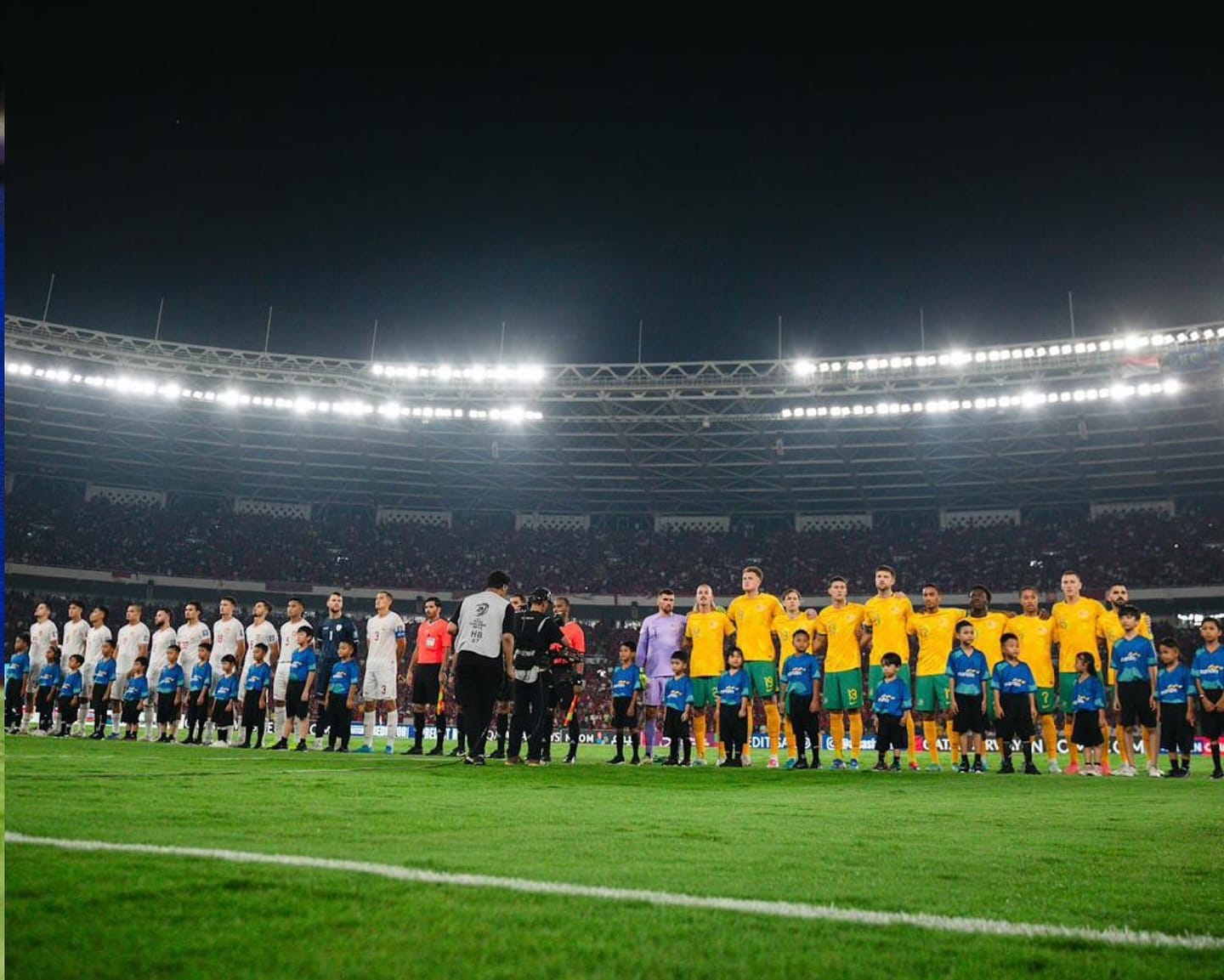 LAGA PENTING:Duel sengit antara Australia dan Timnas Indonesia dalam laga sebelumnya di Kualifikasi Piala Dunia 2026 Zona Asia.(Socceroos Official)
